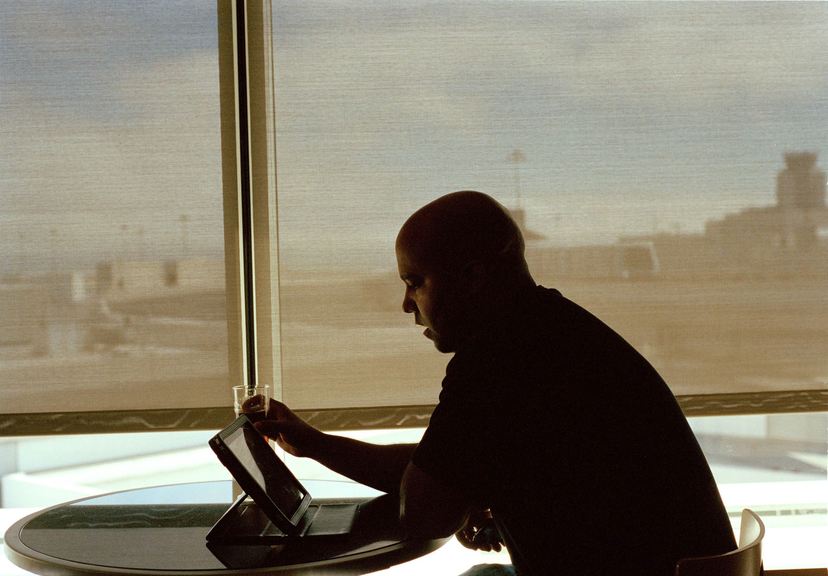 vans-otw-asia-rodney-at-sfo-on-laptop-2010